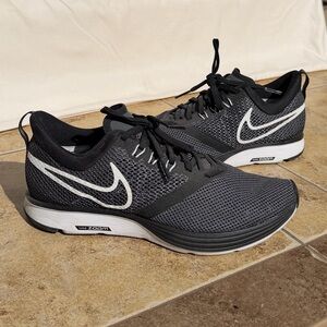 Nike Zoom Size 8.5 Black & White Running Tennis Shoes Sneakers Women’s